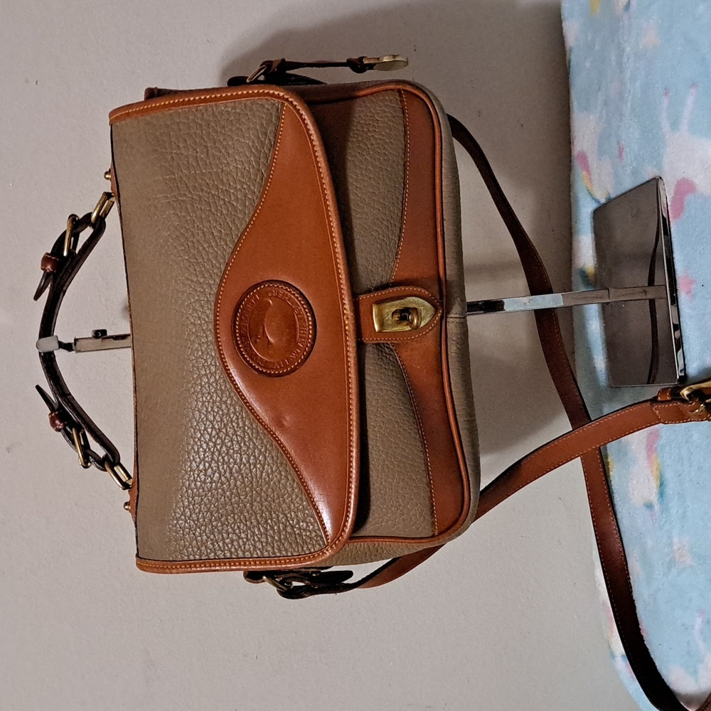 Christmas sale 🎄Authentic Vintage Dooney And Bourke Top Handle Shoulder Bag